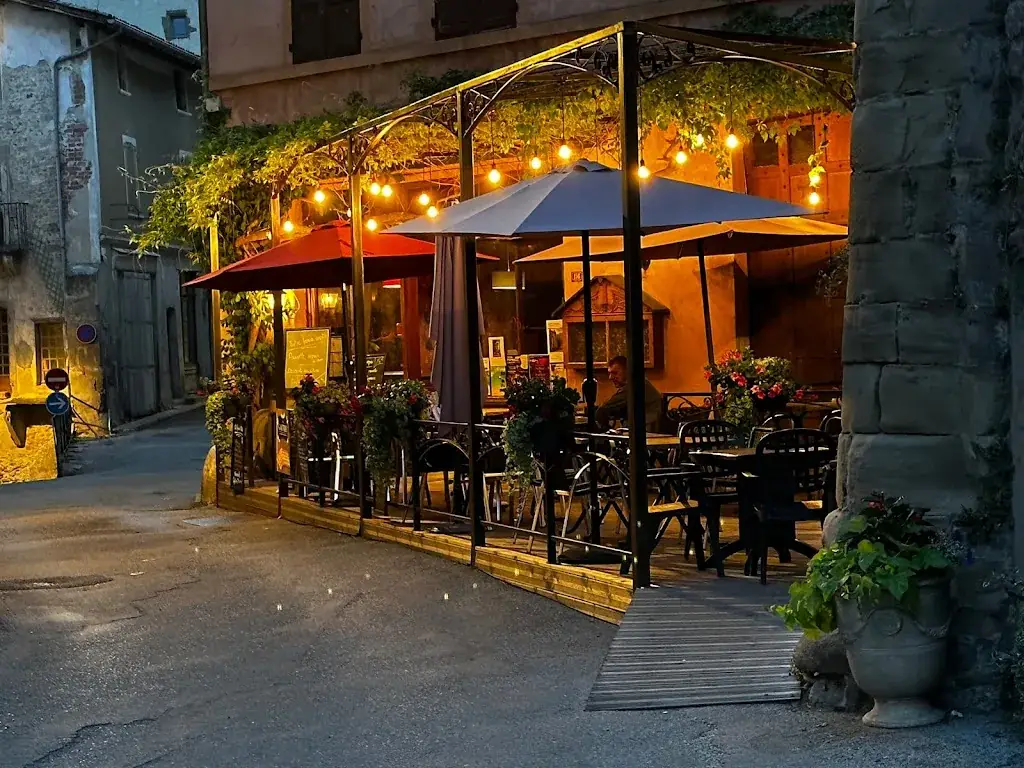 Hostellerie Vieux St Antoine restaurant in l'Abbaye