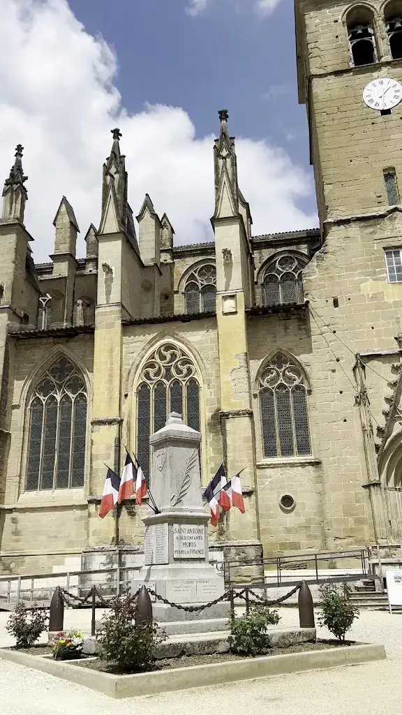 Abbaye de Saint-Antoine_l'Abbaye_slider_image_2