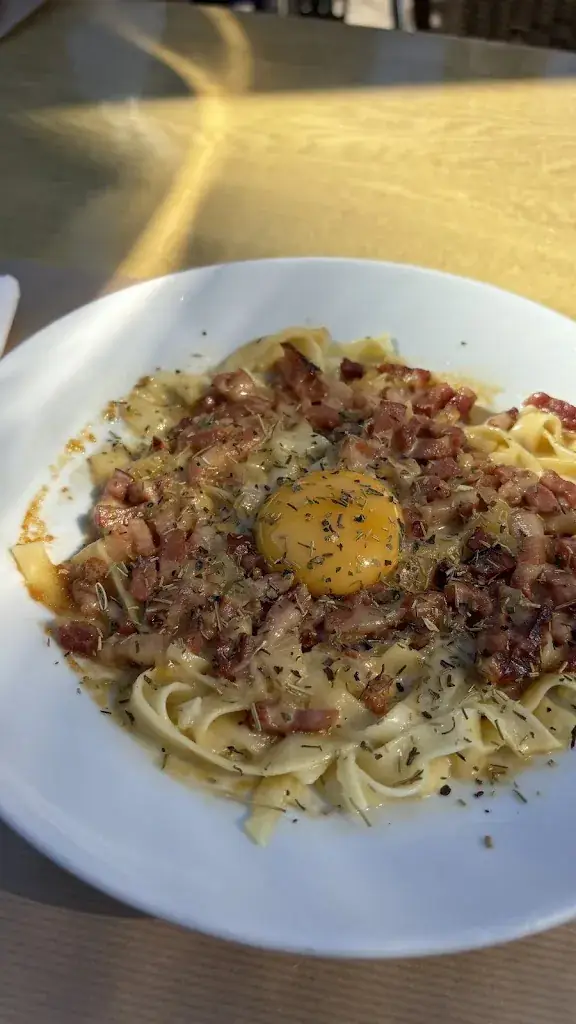 Sourya Rudra_La Sirmonde_Roussillon_review