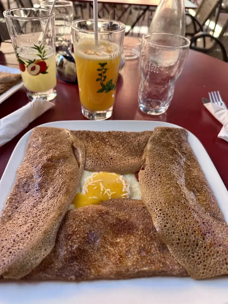 Ivan Boyko_Crêperie Le Castrum_Roussillon_review