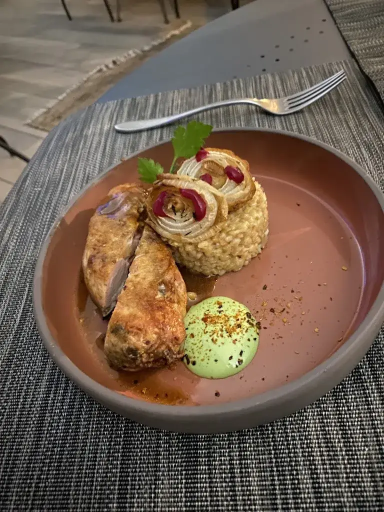 Le Restaurant Le Piquebaure_Roussillon_slider_image_3