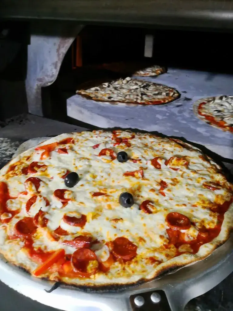Menu_pizza du terroir_Saint-Barthélemy-de-Vals_image_4