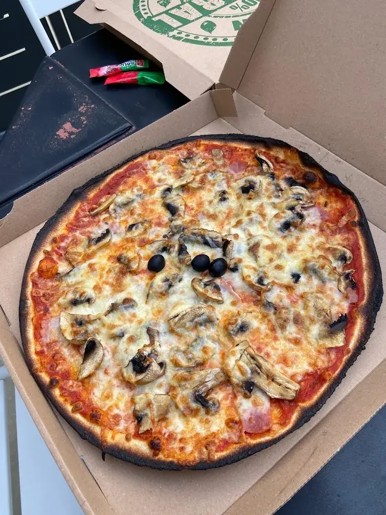 pizza du terroir_Saint-Barthélemy-de-Vals_slider_image_1