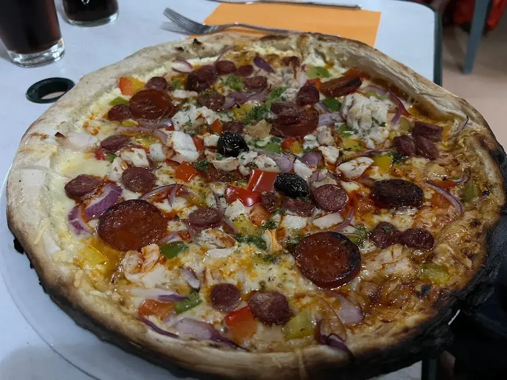 Pizzeria L'Eau à la Bouche Restaurant in Saint-Clair-du-Rhône