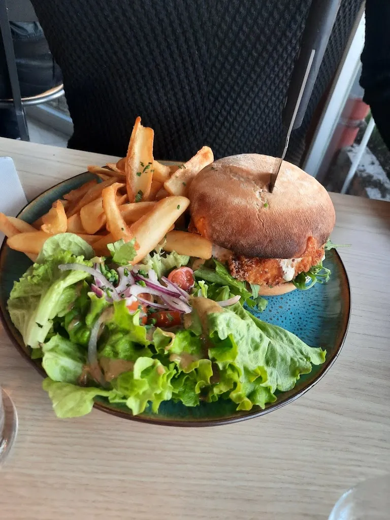 Sarah Sampino_Bella Napoli_Saint-Clair-du-Rhône_review