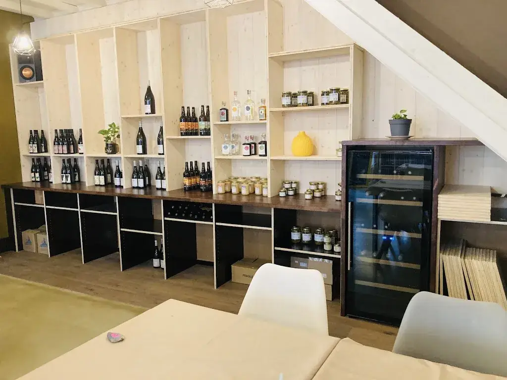 L'eclaireuse restaurant in Saint-Clair-du-Rhône