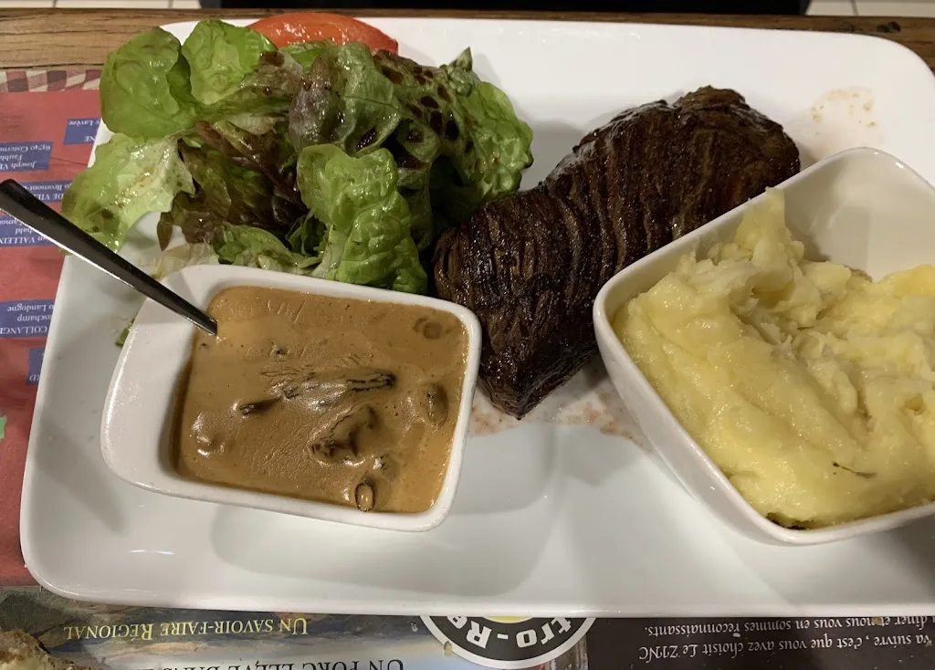 Louise Hampson_Le zinc riom_Riom_review