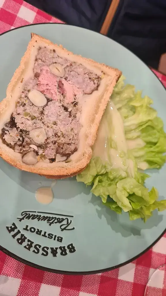 Victoire Dumand_Le Bouchon Brayaud_Saint-Bonnet-près-Riom_review