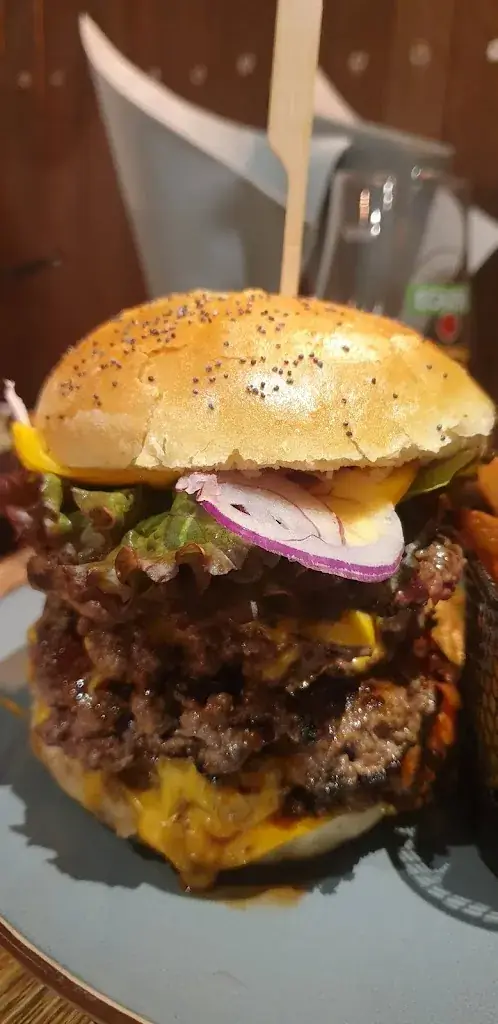 Aurélie M_Laeti plats & burgers_Saint-Denis-en-Bugey_review