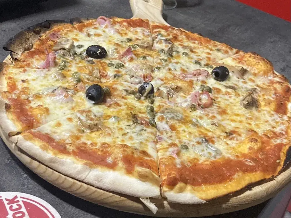 Bar Pizzeria Carmelo_Saint-Denis-en-Bugey_slider_image_2