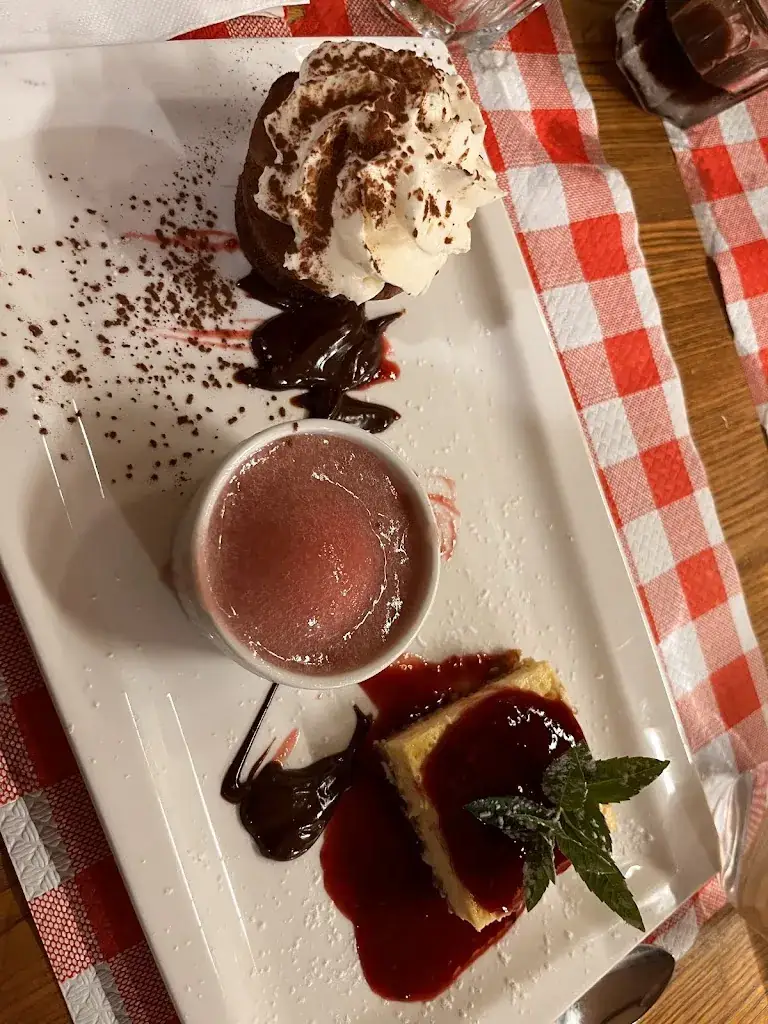 Giselle Elle_LE SAINT DENIS_Saint-Denis-de-Cabanne_review