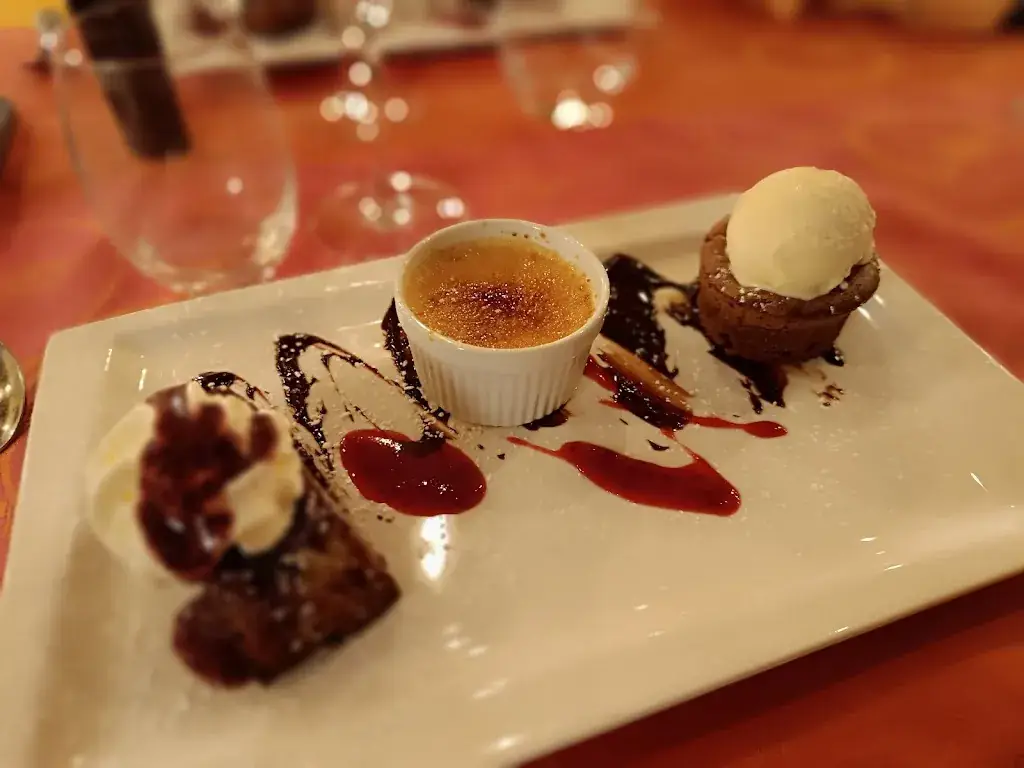 LE SAINT DENIS restaurant in Saint-Denis-de-Cabanne