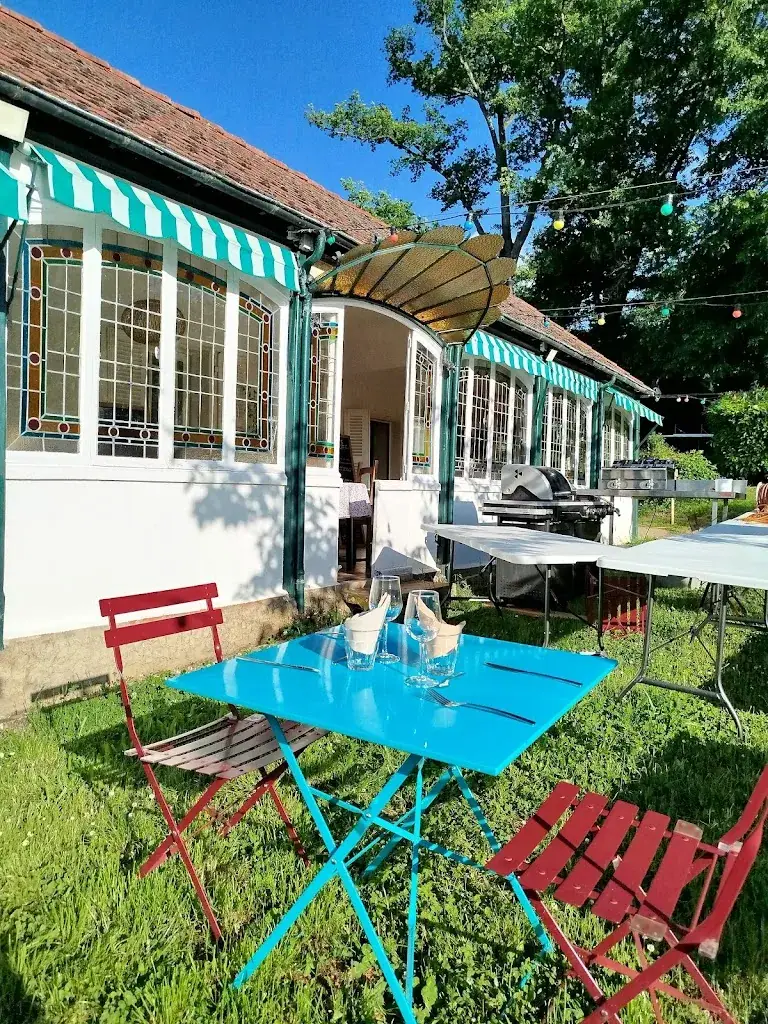 Elizabeth Flamand_Domaine de la Doux_Saint-Denis-de-Cabanne_review