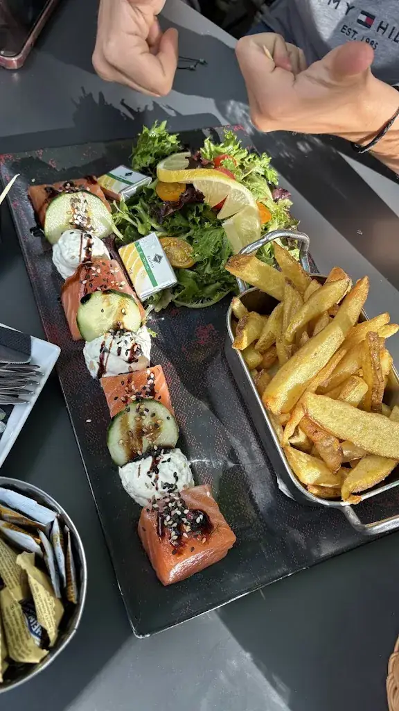 Oceane Grnz_Restaurant L'esprit de famille_Saint-Denis_review