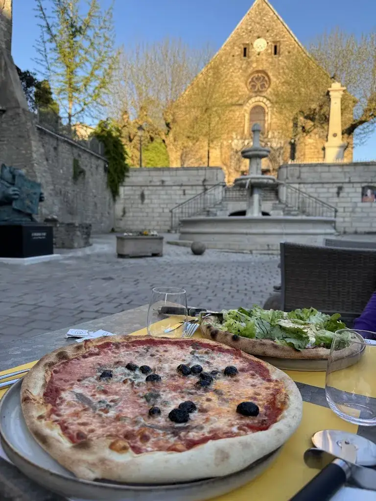 Caroline Bethoux_Pizza & Cie_Saint-Chef_review
