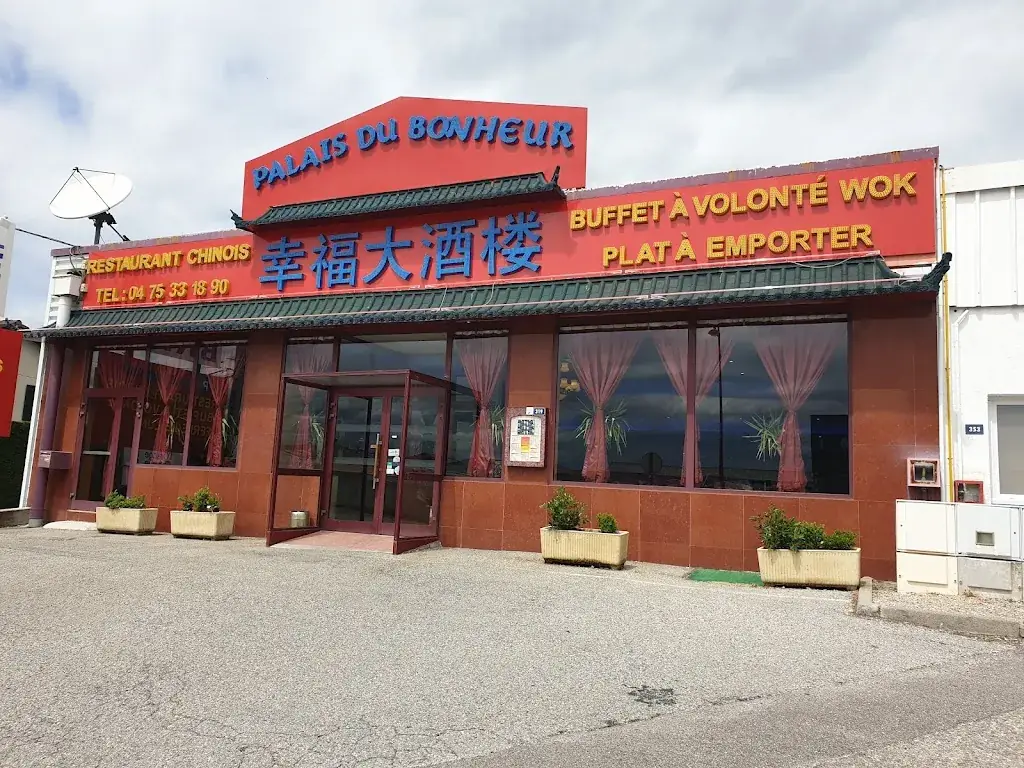 Le Palais Du Bonheur restaurant in Davézieux