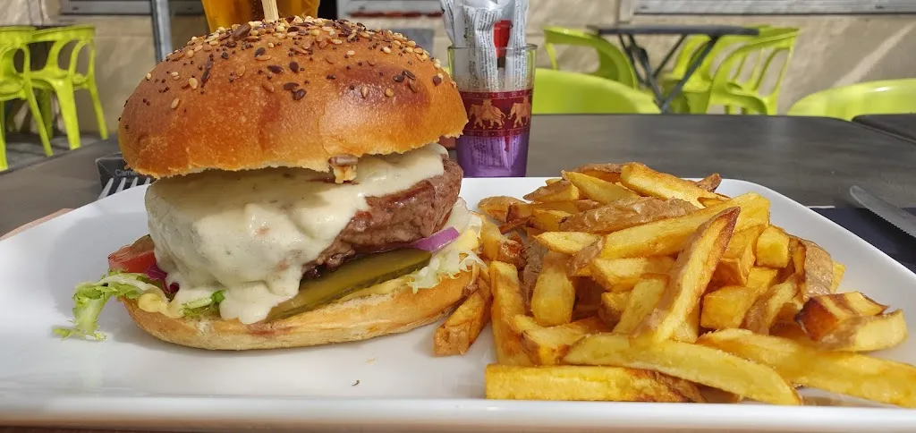 Restaurant Snack Bar Du Plan D'eau de Saint Eloy les Mines restaurant in Saint-Éloy-les-Mines