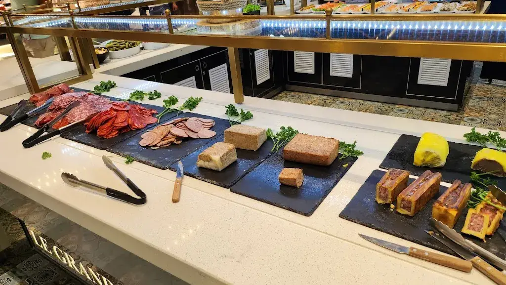 Le Grand Buffet restaurant à Saint-Bonnet-de-Mure