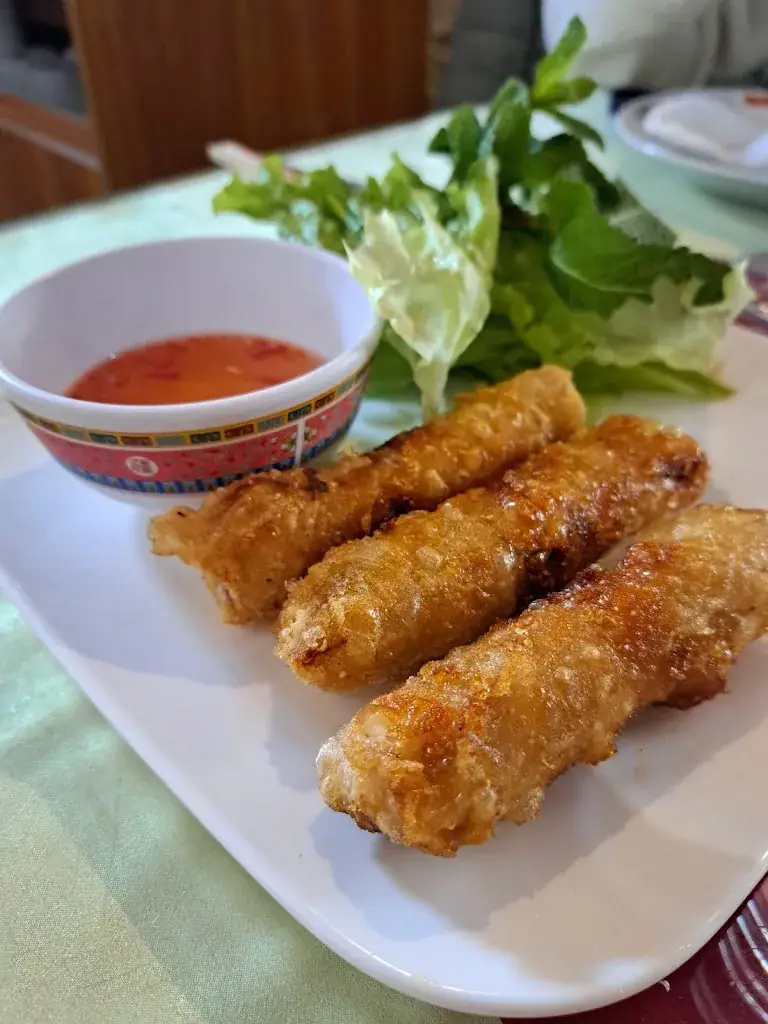 Le Petit Dragon restaurant in Saint-Bonnet-de-Mure