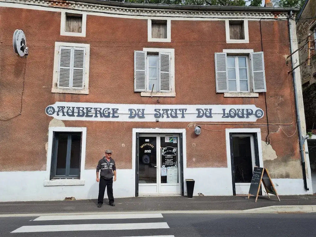 Auberge le saut du loup_Auzat-la-Combelle_slider_image_1