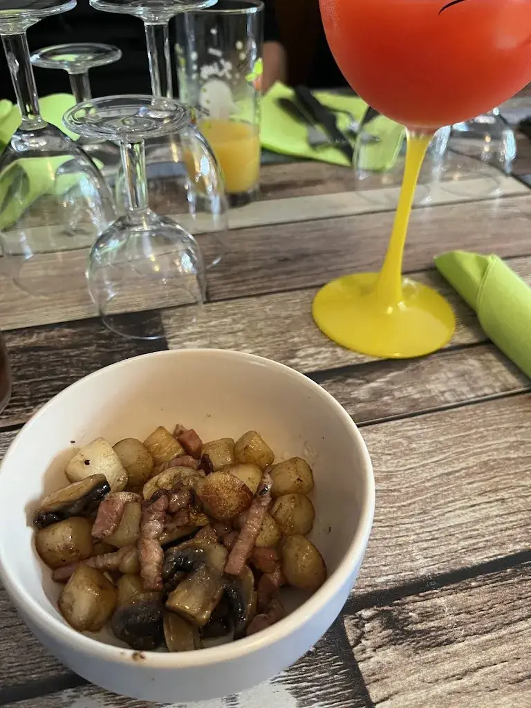 Auberge le saut du loup_Auzat-la-Combelle_slider_image_2