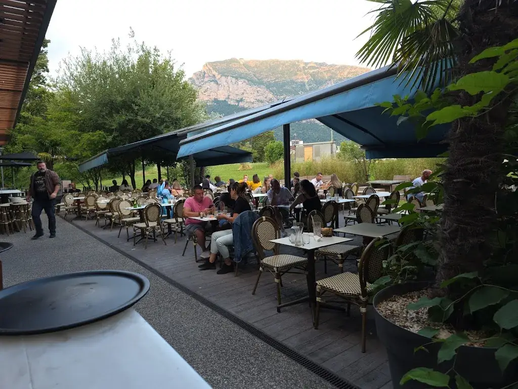 Ron shalhevet_Au Bureau - Pub et Brasserie_Saint-Égrève_review