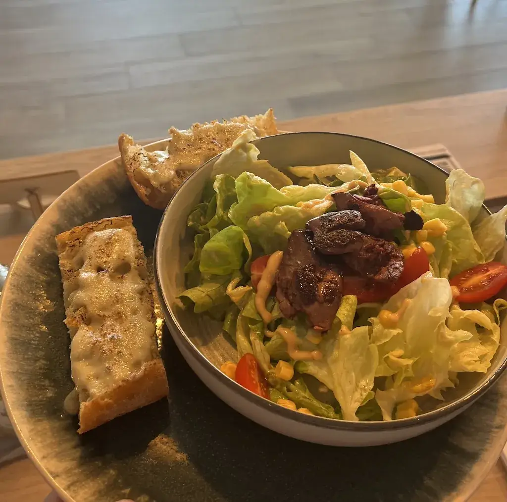 Le Café du Voyageur_Saint-Étienne-du-Bois_slider_image_2