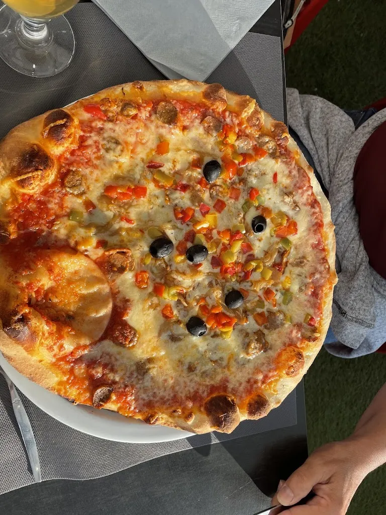 Klaus-Dieter Kaul_Pizzeria L'Originale_Saint-Étienne-du-Bois_recensione