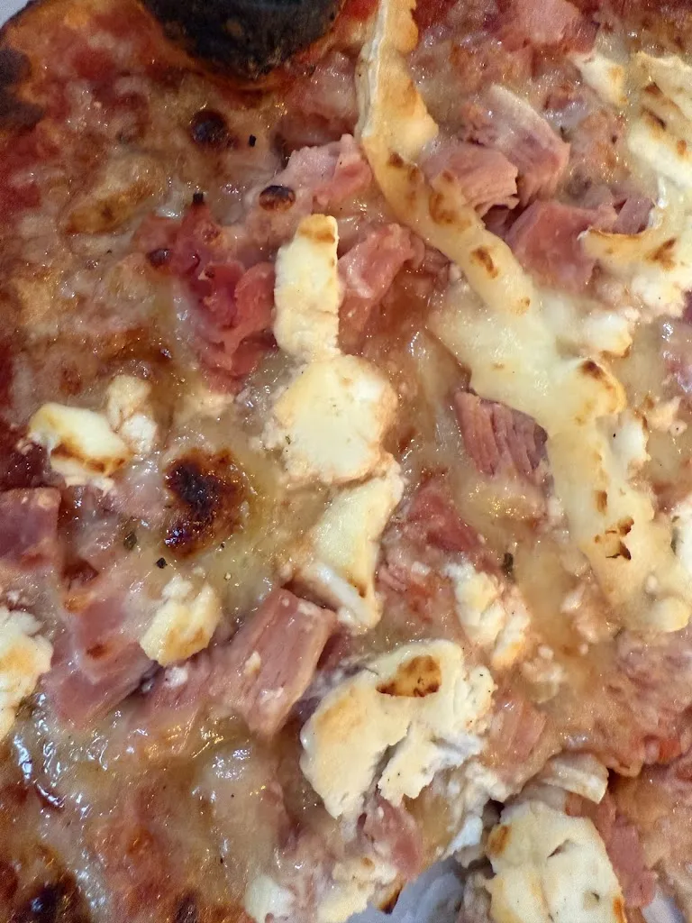 jonathan ly_Pizzeria L'Originale_Saint-Étienne-du-Bois_recensione