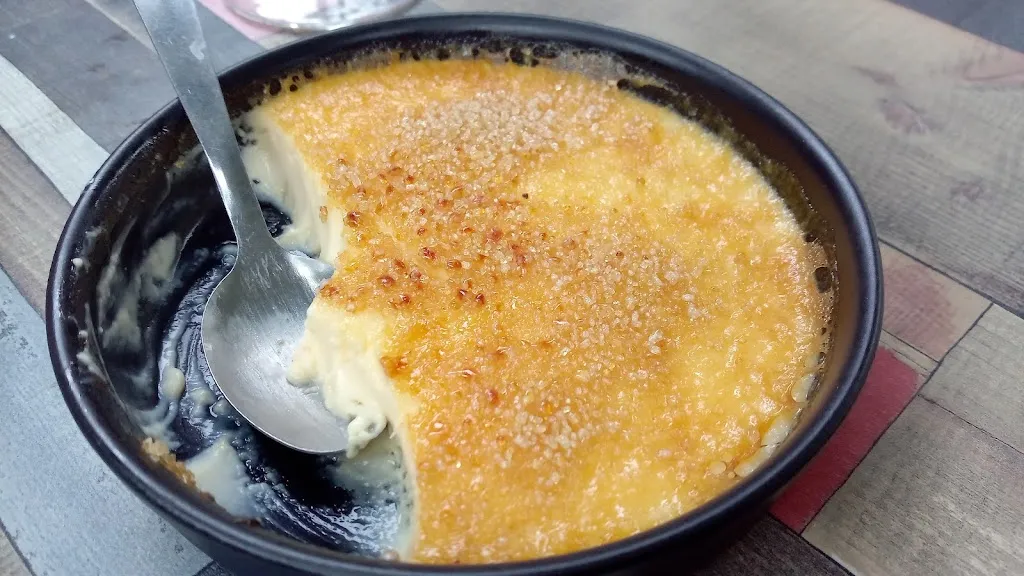 Nathalie Bouillot_Pizzéria Les Platanes_Saint-Étienne-de-Fontbellon_review