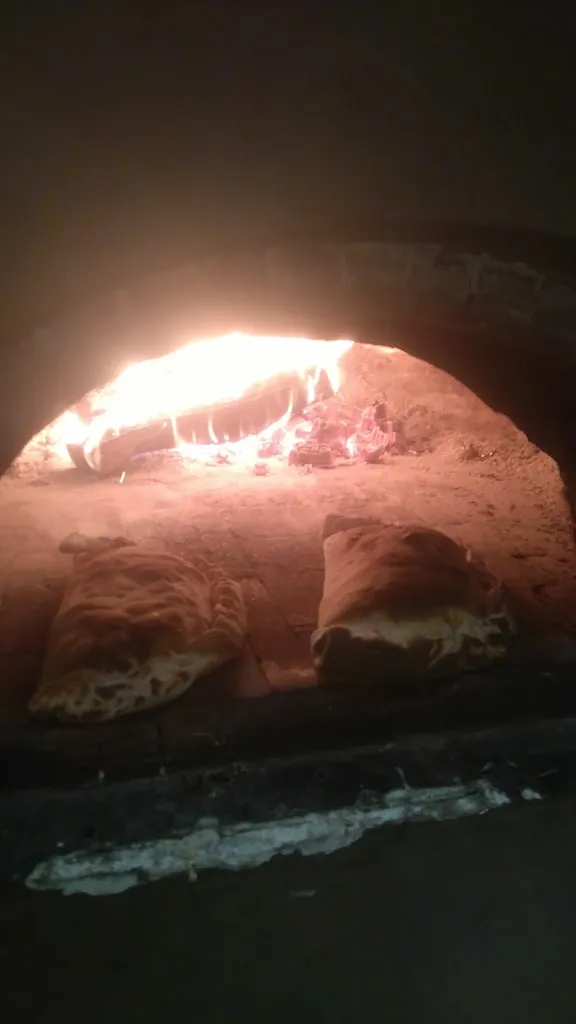 Pizzéria Les Platanes_Saint-Étienne-de-Fontbellon_slider_image_3