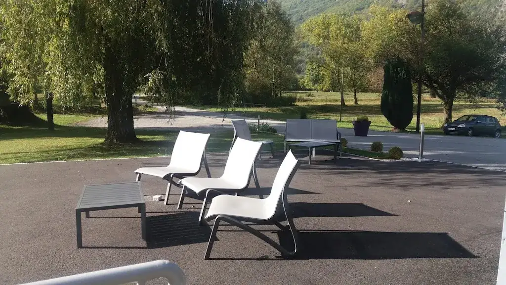 Le Plein Sud Restaurant in Saint-Étienne-de-Cuines