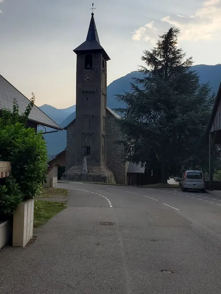 Simon Romaine_02 - Hotel Le Grand Chatelard_Sainte-Marie-de-Cuines_review