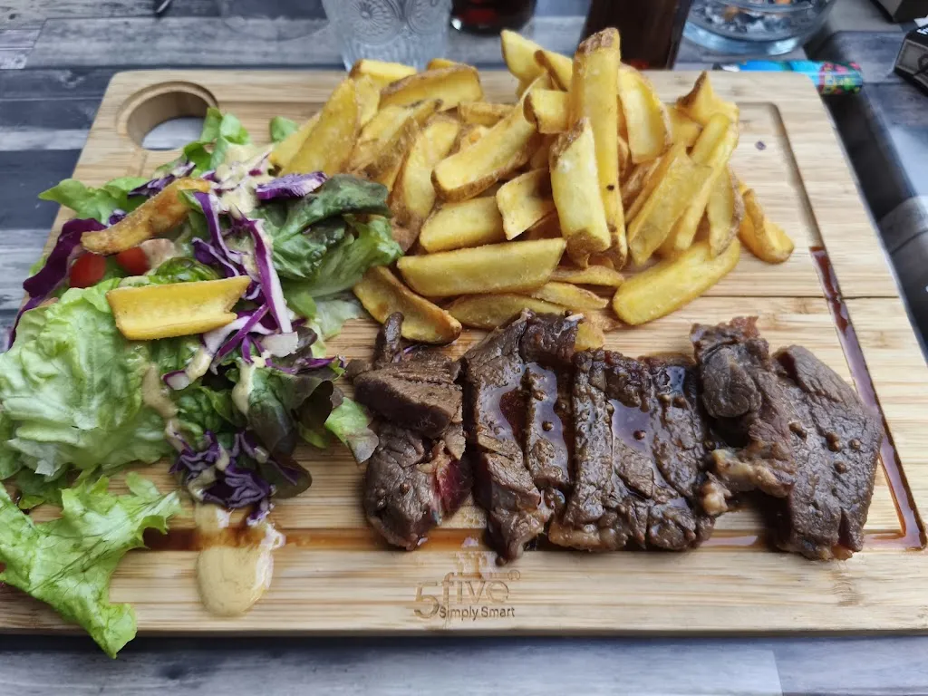 Le Bistrot Des Blondes_Saint-Félicien_slider_image_3