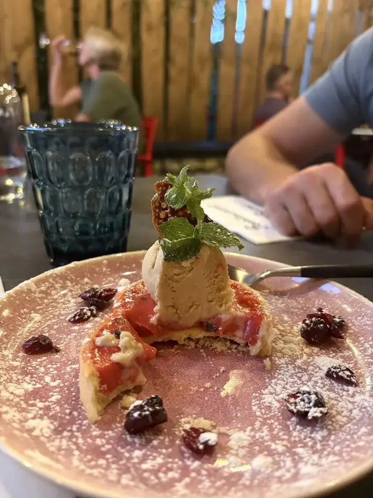 Aline Hernu_LA RECRE à Vaudevant NORD Ardèche (on n'est pas aux Vans, on est DANS LE NORD ARDECHE !!!!!!!_Vaudevant_review