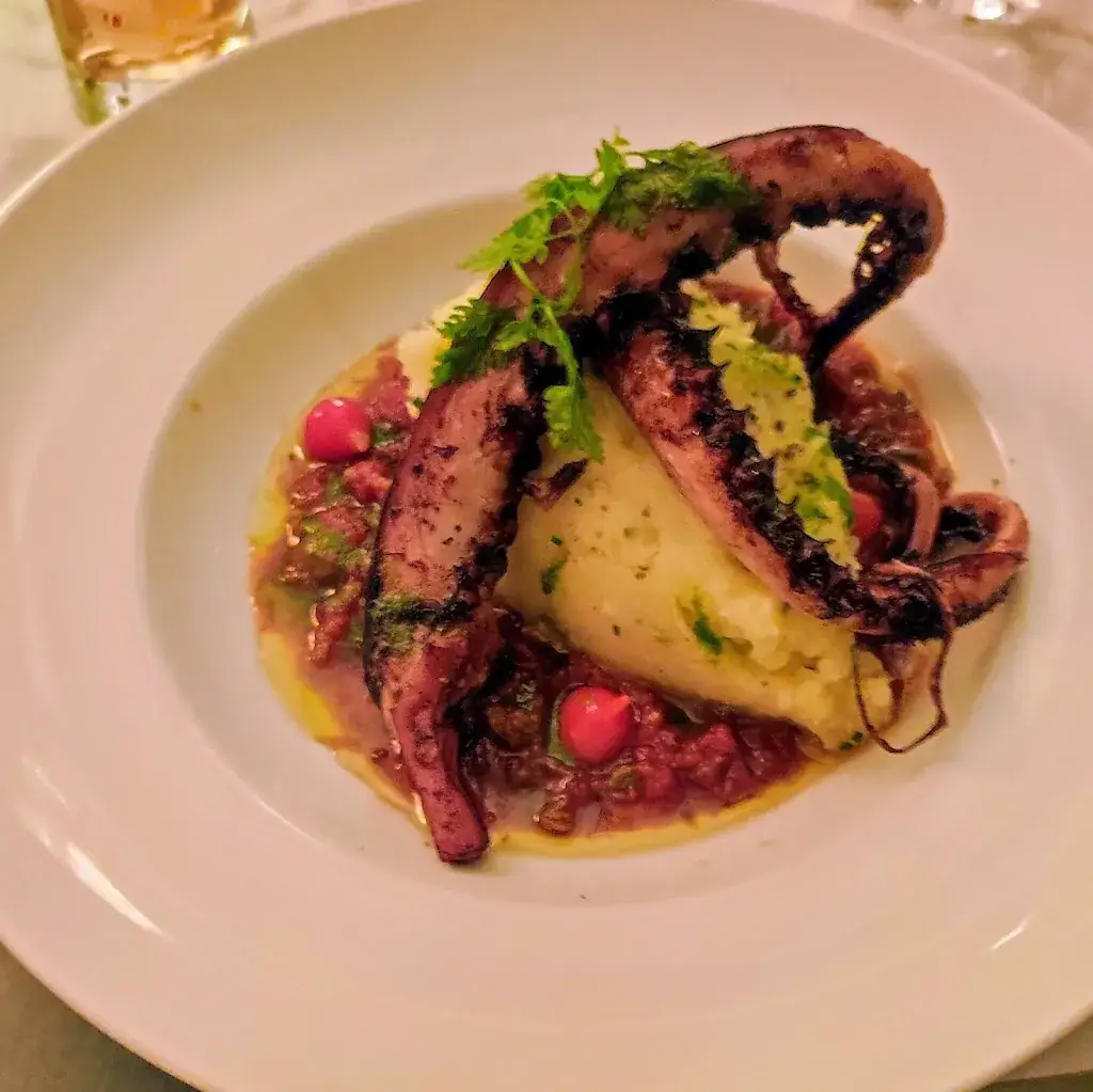 Leonardo Amaral_Le Clou du Zèbre_Saint-Cyr-sur-Mer_review