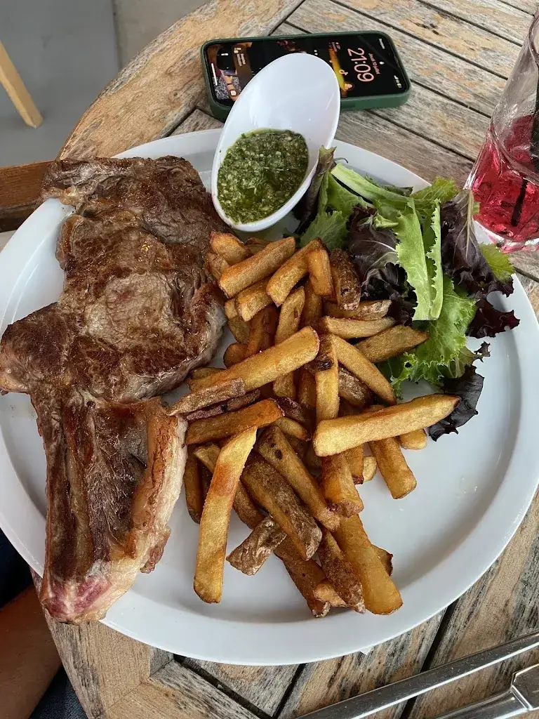 sylvie perdreau_Le Clou du Zèbre_Saint-Cyr-sur-Mer_review