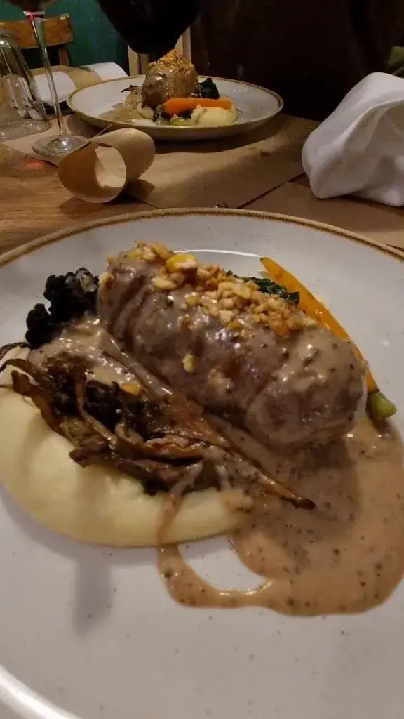 Là-Haut sur la Colline_Saint-Cyr-au-Mont-d'Or_slider_image_2