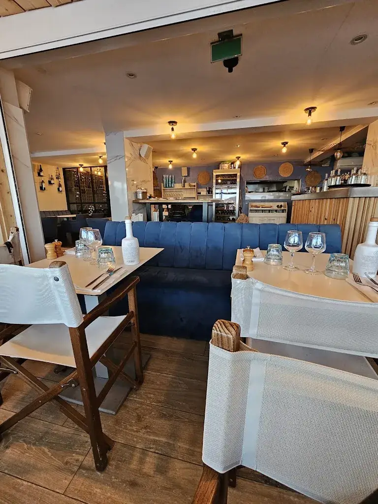 L'Albatros restaurant in Saint-Cyr-sur-Mer