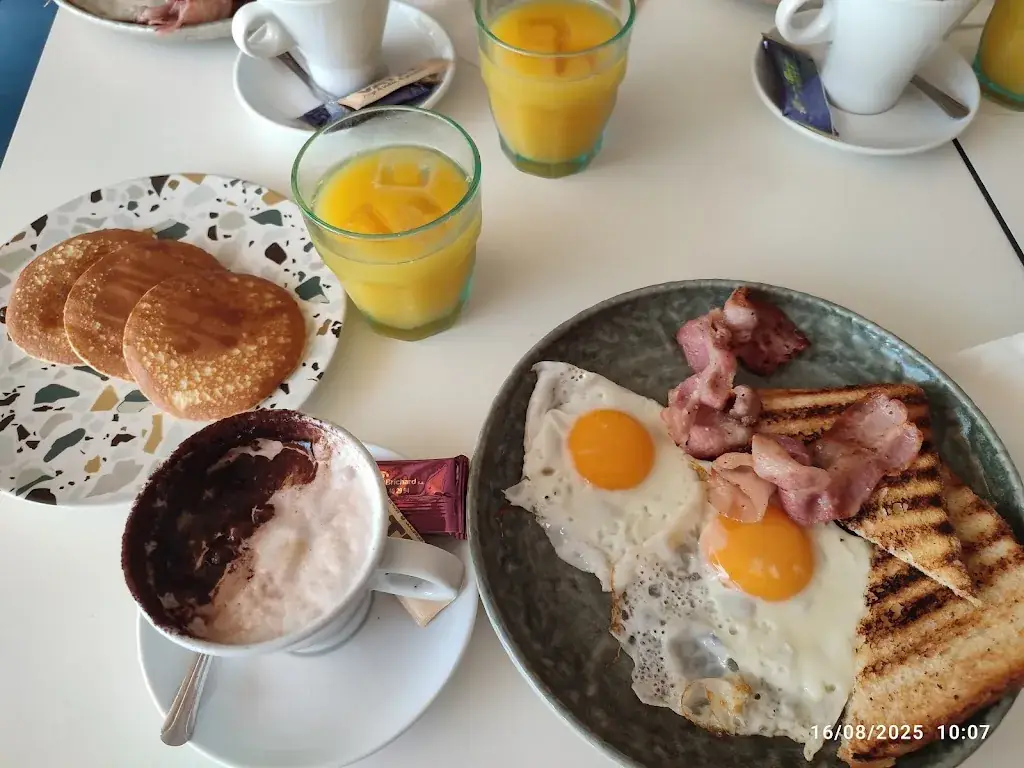 L'Albatros_Saint-Cyr-sur-Mer_slider_image_3