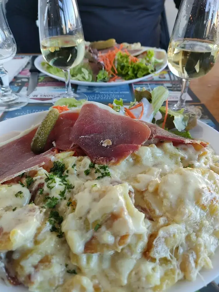 Clotilde D_Bar Restaurant le G.R_Saint-Genès-Champanelle_review