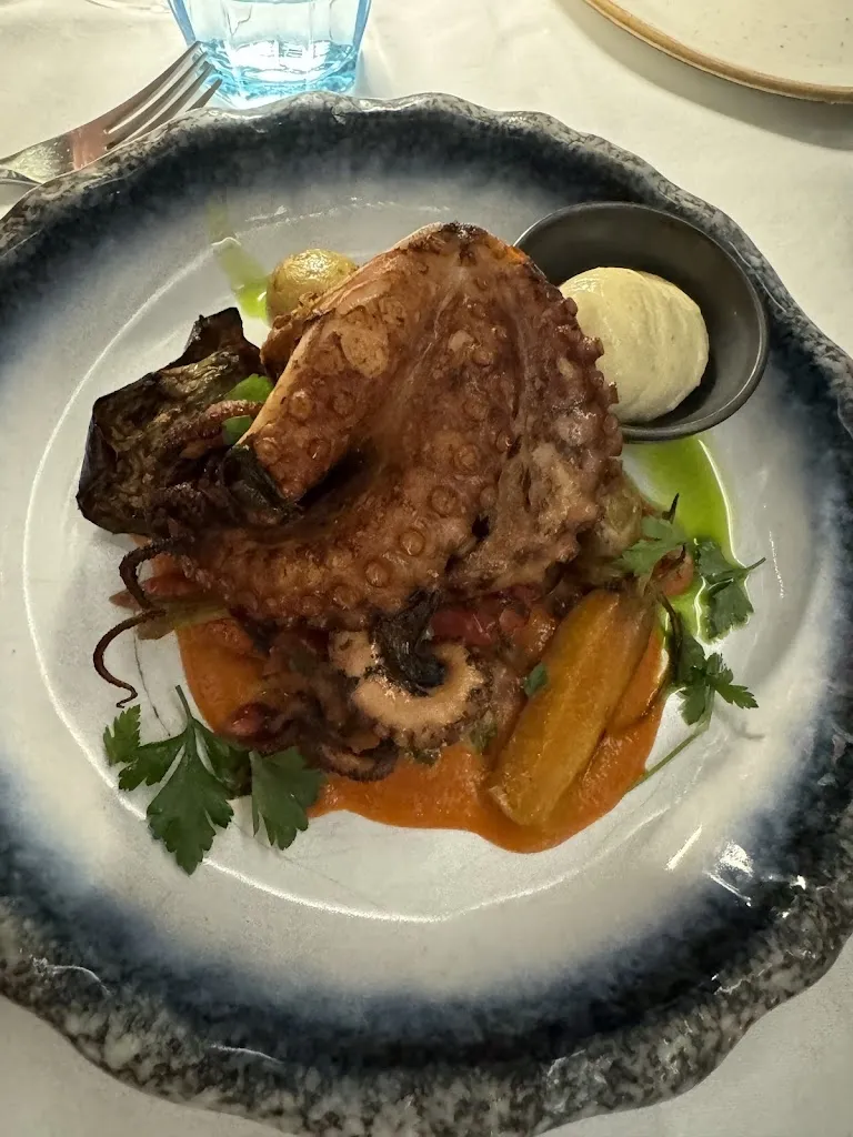 Josephine Shiau_L' ABORDAGE_Saint-Cyr-sur-Mer_review