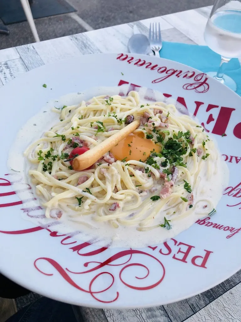 Johanna Rolf_L' ABORDAGE_Saint-Cyr-sur-Mer_review