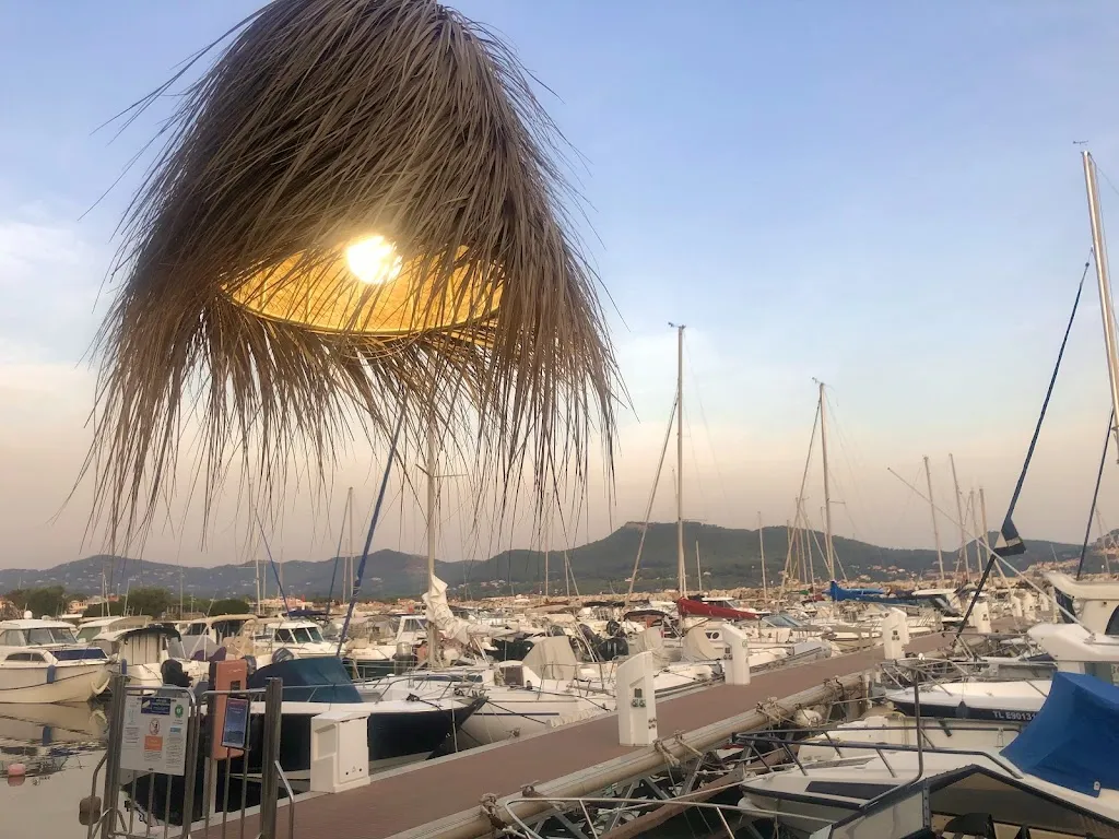 Carla Sparks_LES 2 SOEURS_Saint-Cyr-sur-Mer_recensione