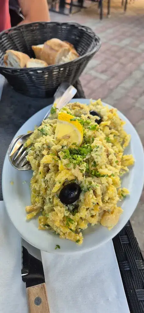 Marion G._Le Luso_Saint-Cyr-l'École_review