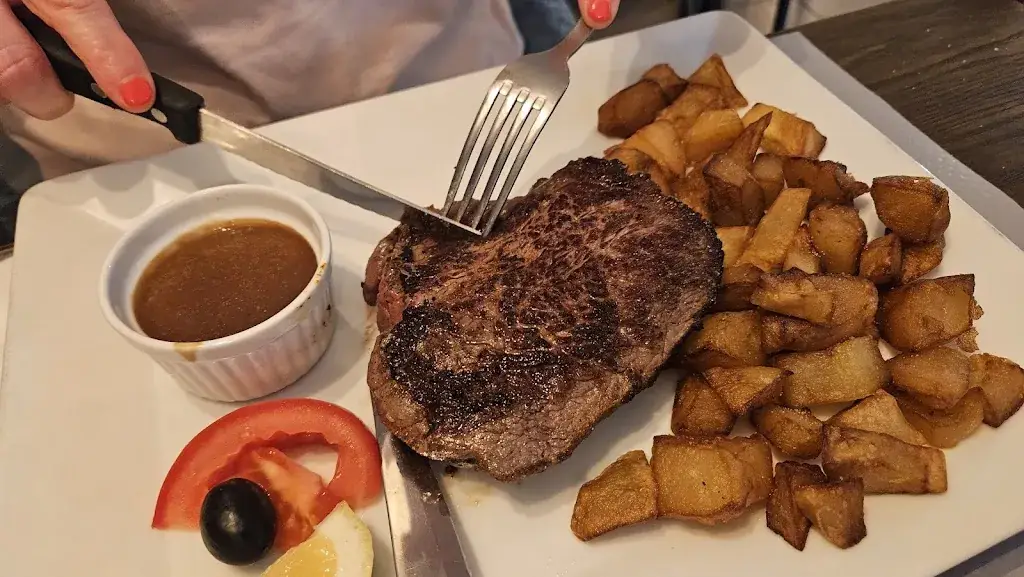 Le Luso_Saint-Cyr-l'École_slider_image_2