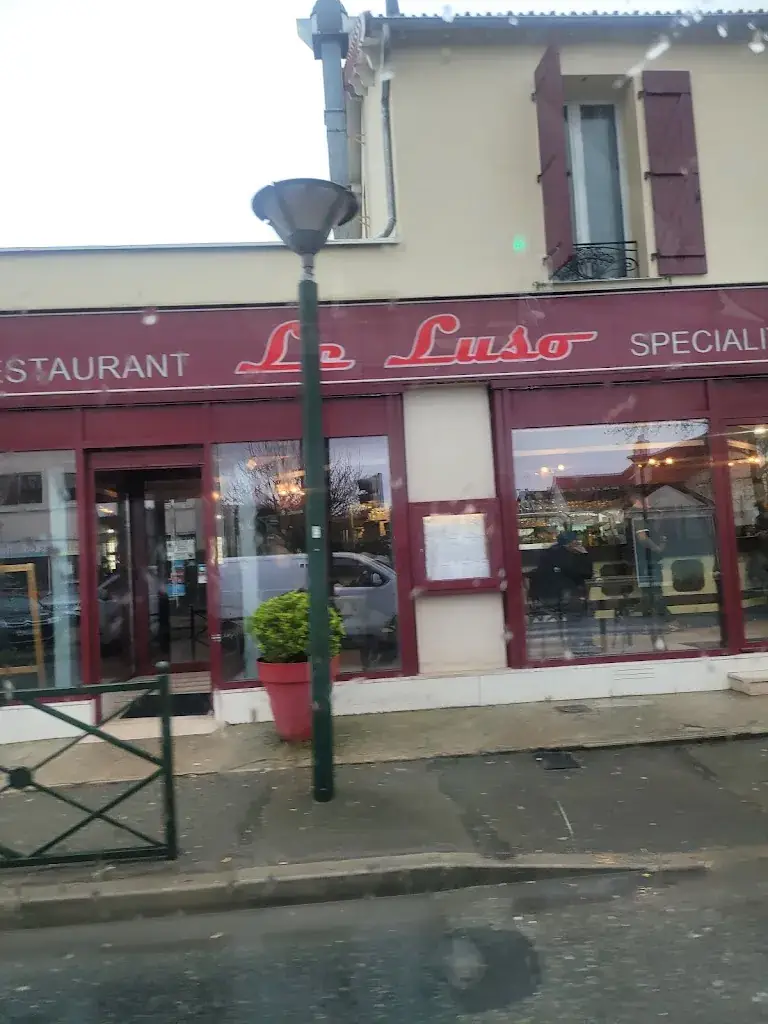 Le Luso_Saint-Cyr-l'École_slider_image_3