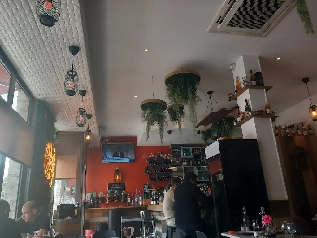 Helen_La Tanière_Saint-Cyr-l'École_review