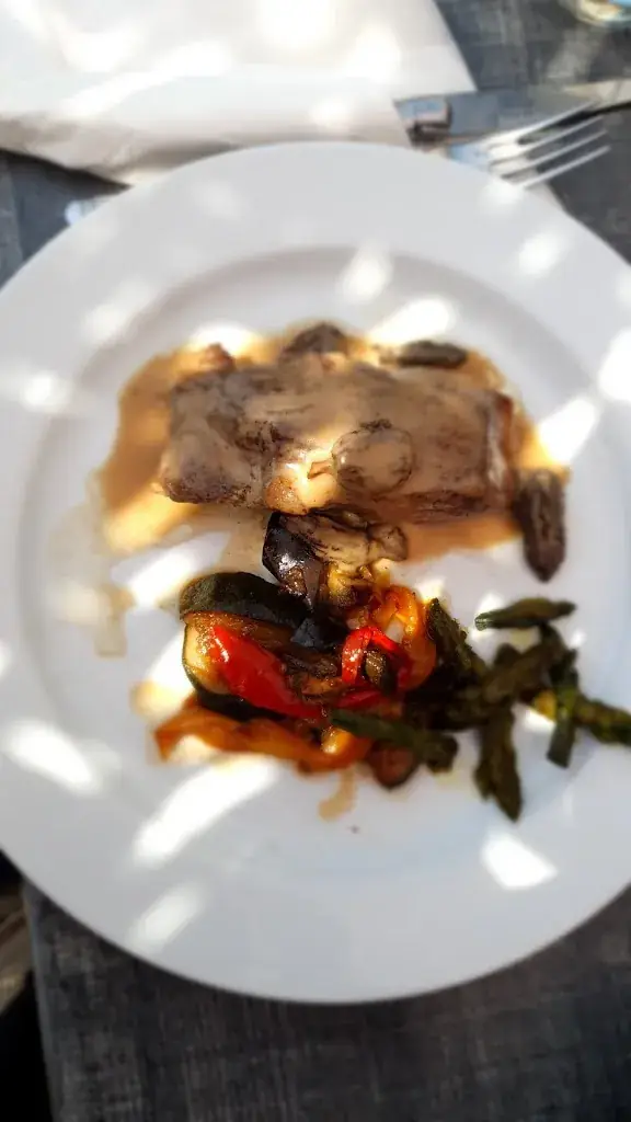 Laetitia Magand_Le Dégourdi_Saint-Genest-Lerpt_review