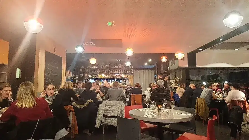 Le Globe La Brasserie_Saint-Genest-Lerpt_slider_image_2